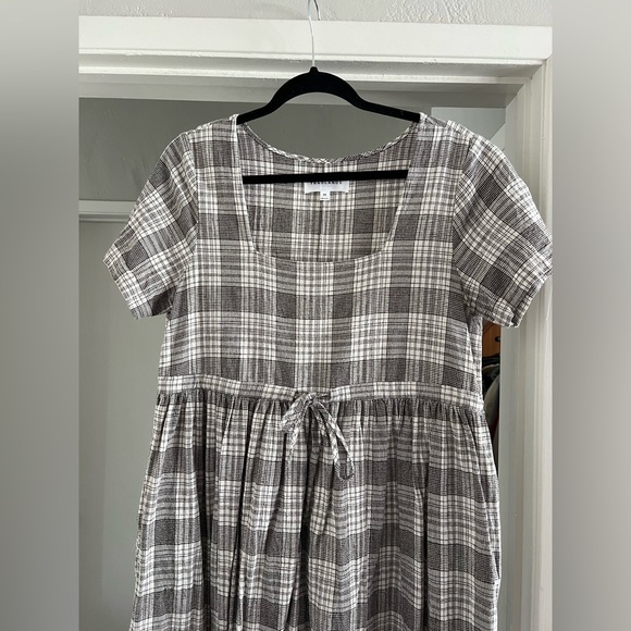 Tradlands Nico Square Neck Drawstring Dress in Cream and Chocolate Plaid - Picture 5 of 11